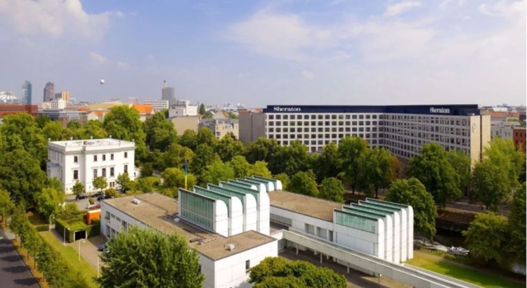 Sheraton Berlin Grand Hotel Esplanade Foto Deutsche Finance International